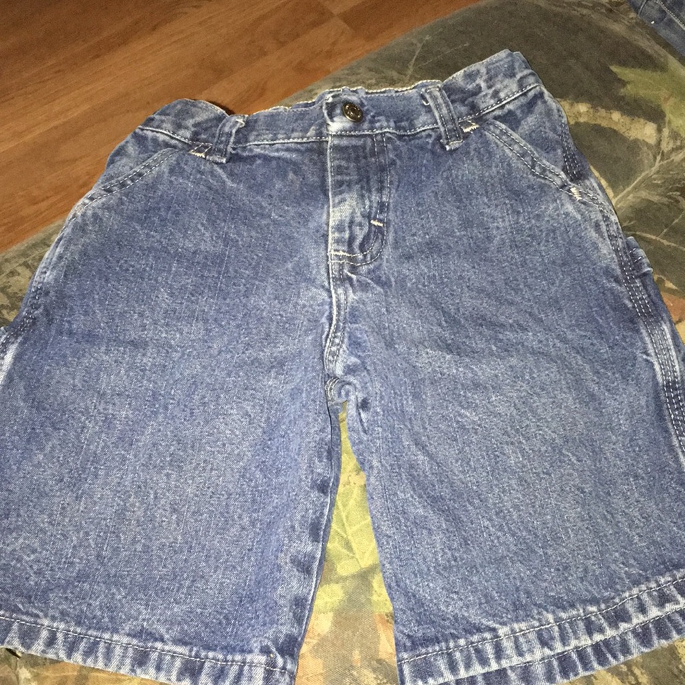 Boys size 7 shorts